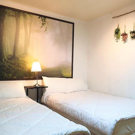 Ewha Hostel Сеул Екстер'єр фото