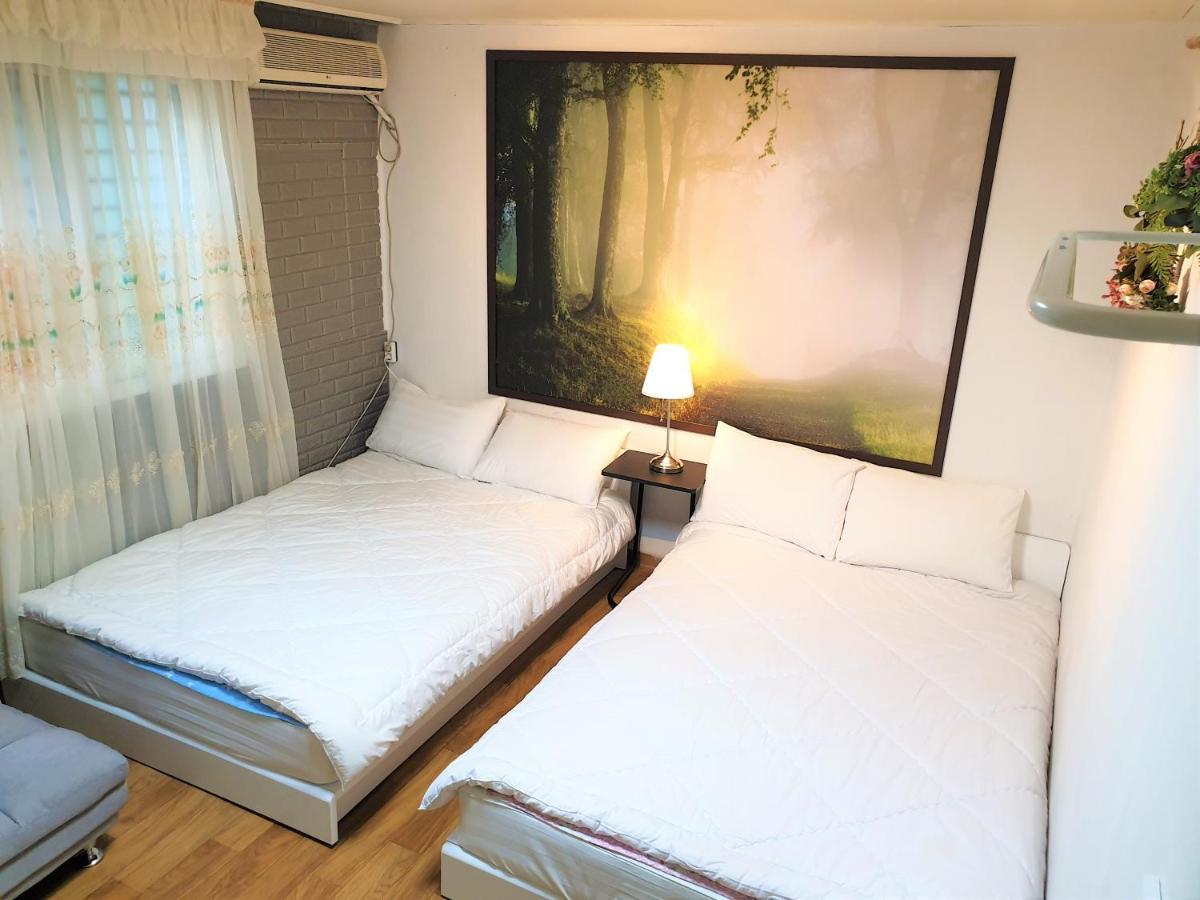 Ewha Hostel Сеул Екстер'єр фото