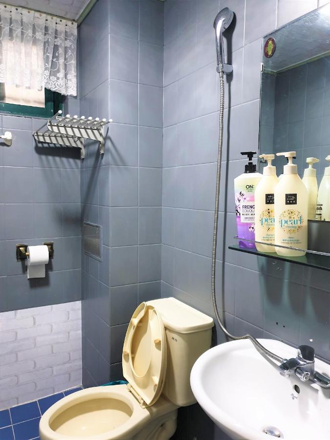 Ewha Hostel Сеул Екстер'єр фото