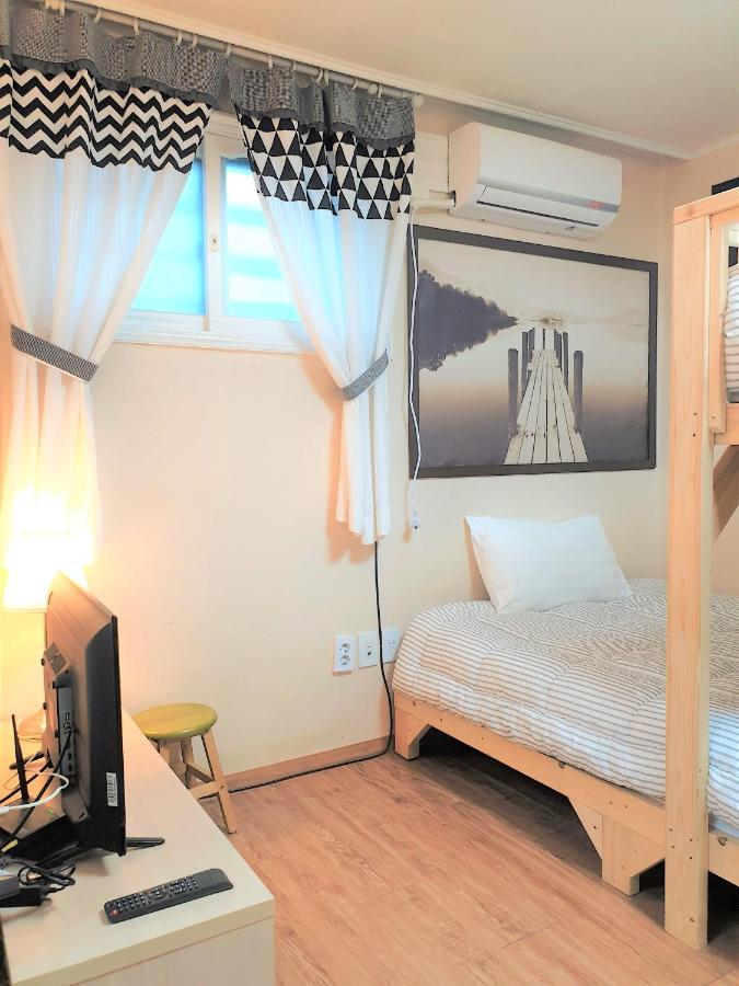 Ewha Hostel Сеул Екстер'єр фото