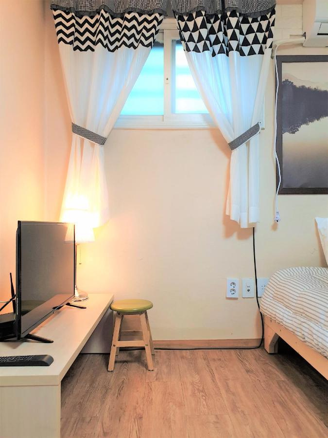 Ewha Hostel Сеул Екстер'єр фото