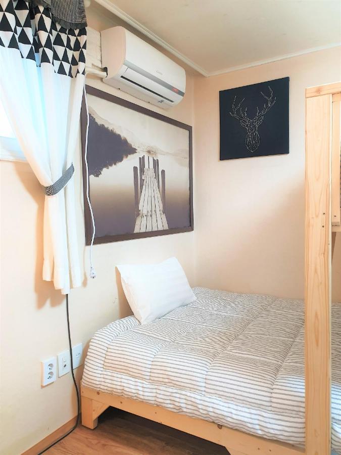 Ewha Hostel Сеул Екстер'єр фото