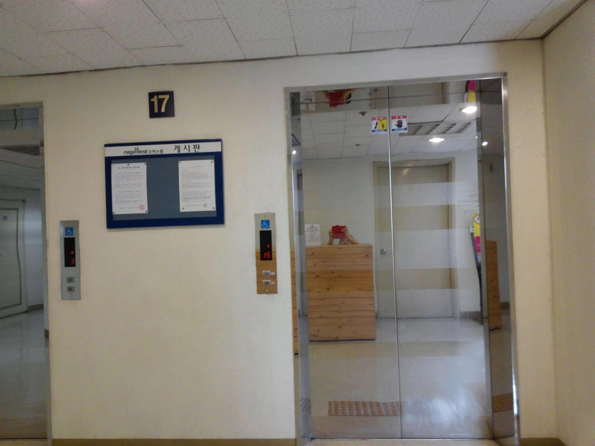 Ewha Hostel Сеул Екстер'єр фото