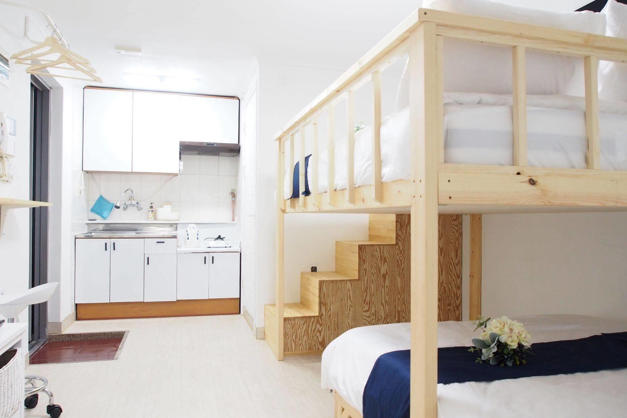 Ewha Hostel Сеул Екстер'єр фото