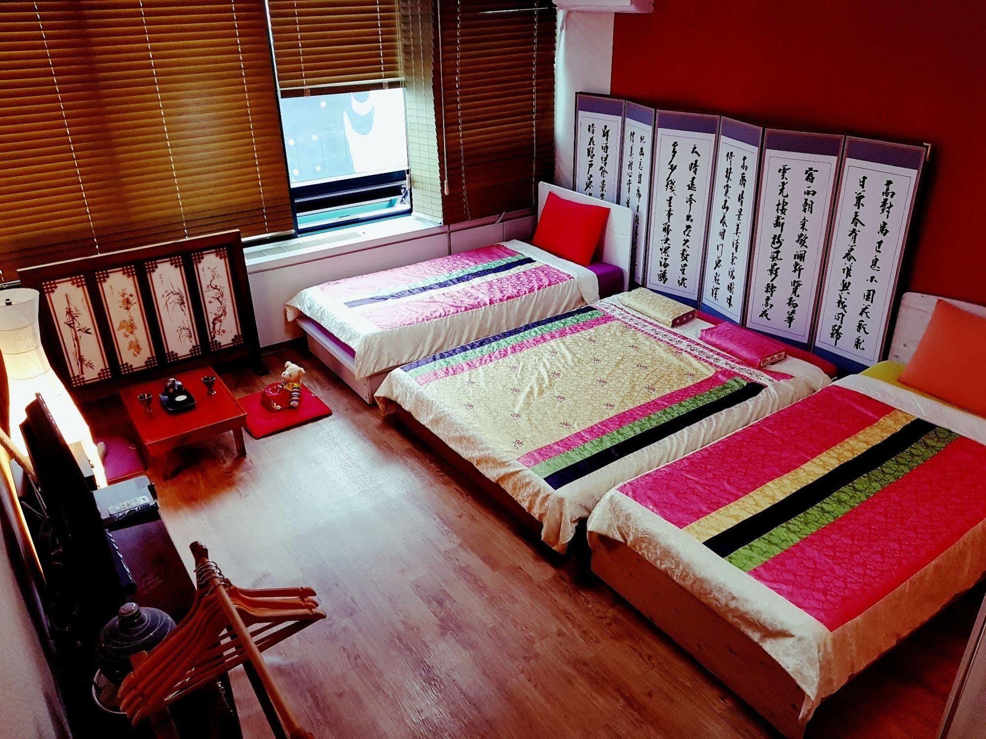 Ewha Hostel Сеул Екстер'єр фото